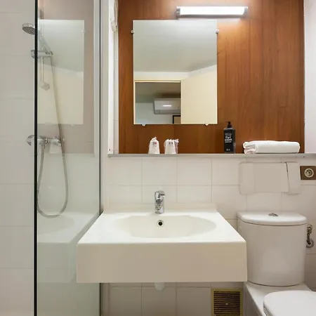 Greet La Garenne - Renove מלון 3*