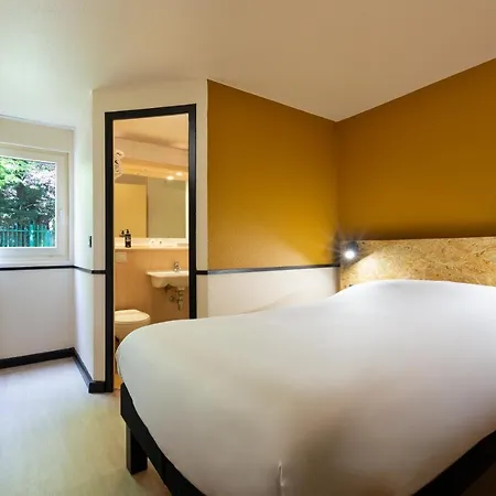 Greet La Garenne - Rénové Hotel