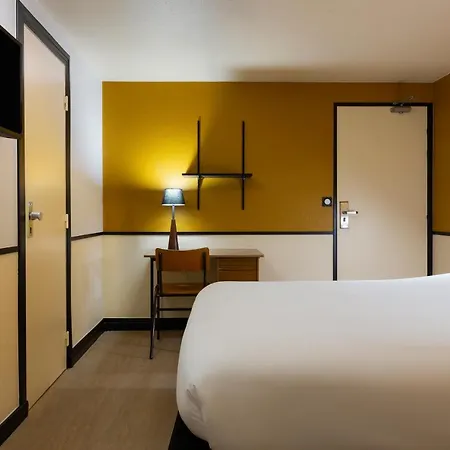 Hotel Greet La Garenne - Rénové 3*