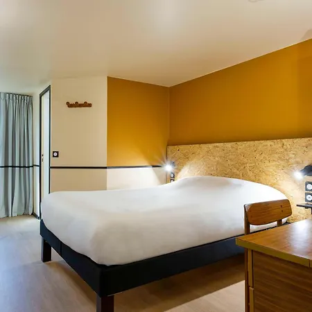 Greet La Garenne - Rénové Hotel 3*