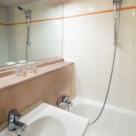 Szálloda Greet La Garenne - Renove 3*