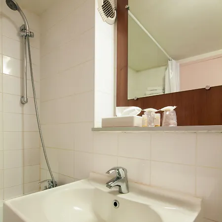 Greet La Garenne - Renove Szálloda