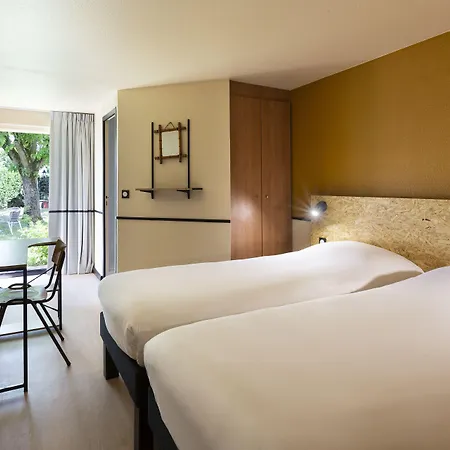 Szálloda Greet La Garenne - Renove 3*