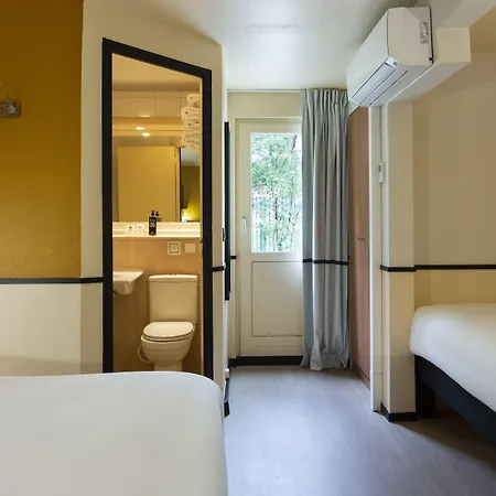 Greet La Garenne - Renove Szálloda 3*