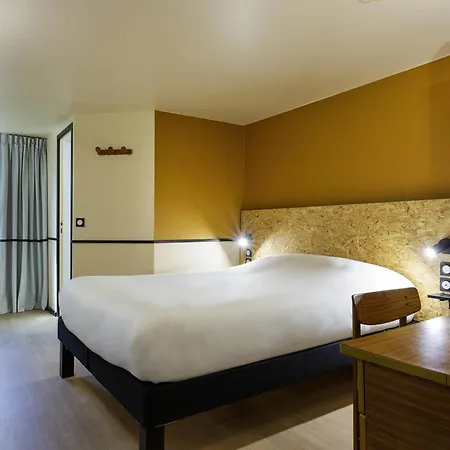 Szálloda Greet La Garenne - Renove Villeneuve-la-Garenne