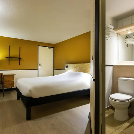 Greet La Garenne - Renove מלון 3*