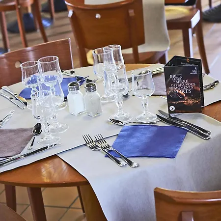 Greet La Garenne - Renove