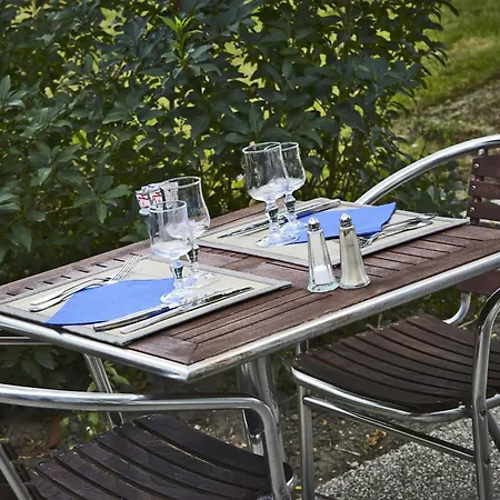 Greet La Garenne - Renove Szálloda