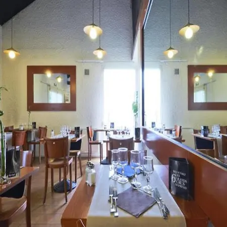 Szálloda Greet La Garenne - Renove Villeneuve-la-Garenne