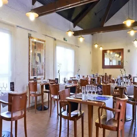 Greet La Garenne - Renove Szálloda 3*